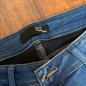 1822 Denim women’s Classic Blue Skinny Jeans